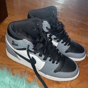 Cool Grey Jordan Mids Grade School
